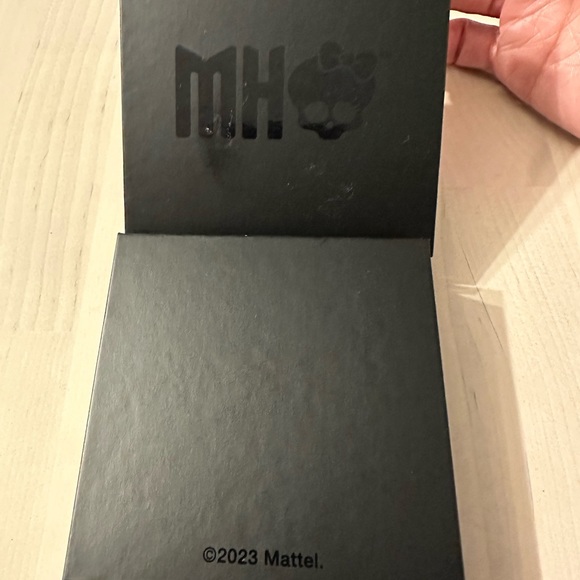 SDCC 2023 exclusive Monster High 13th year pin - Picture 4 of 7